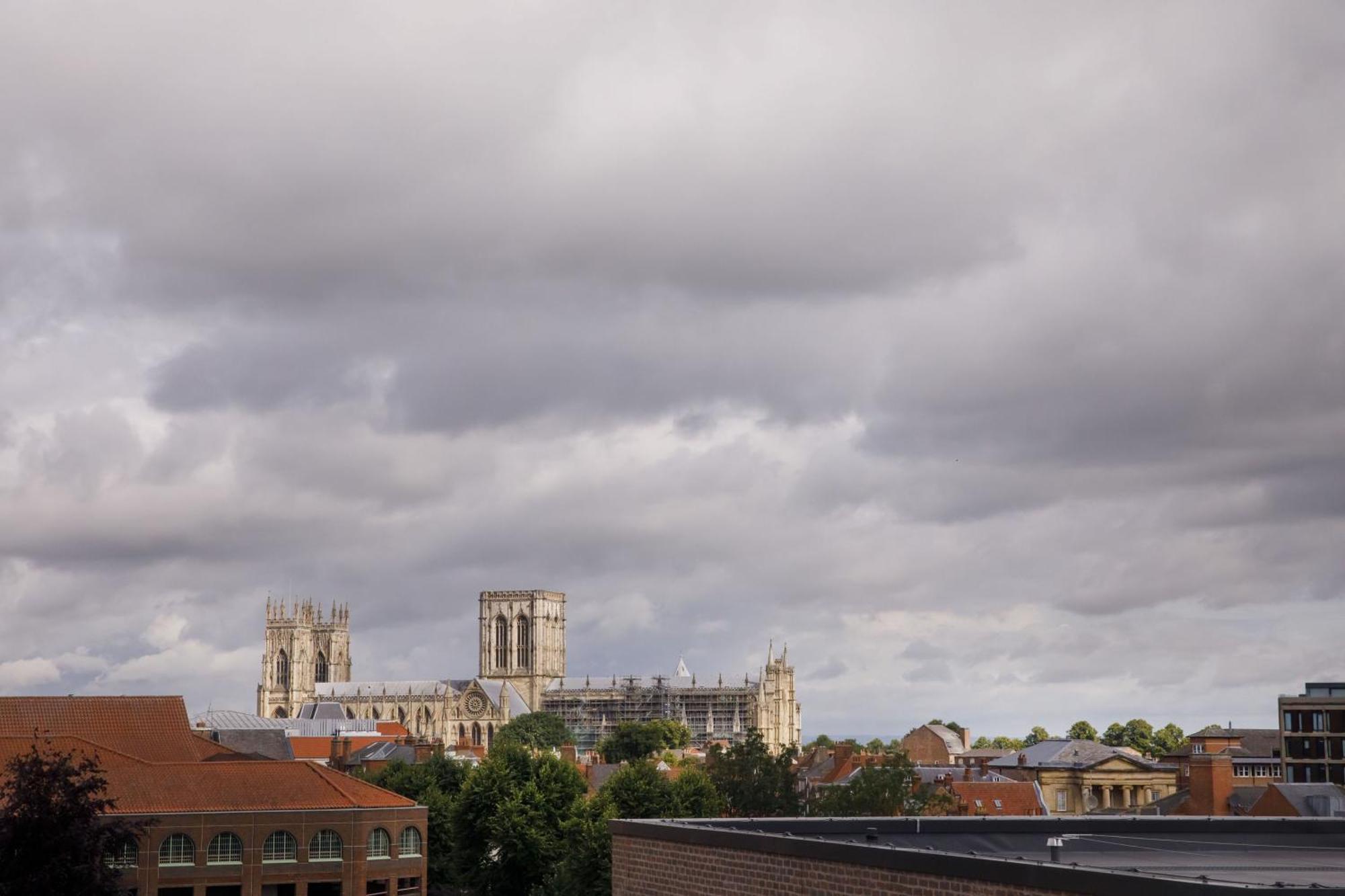 Villa Clifford'S Skyline At Ryedale House York Exterior foto